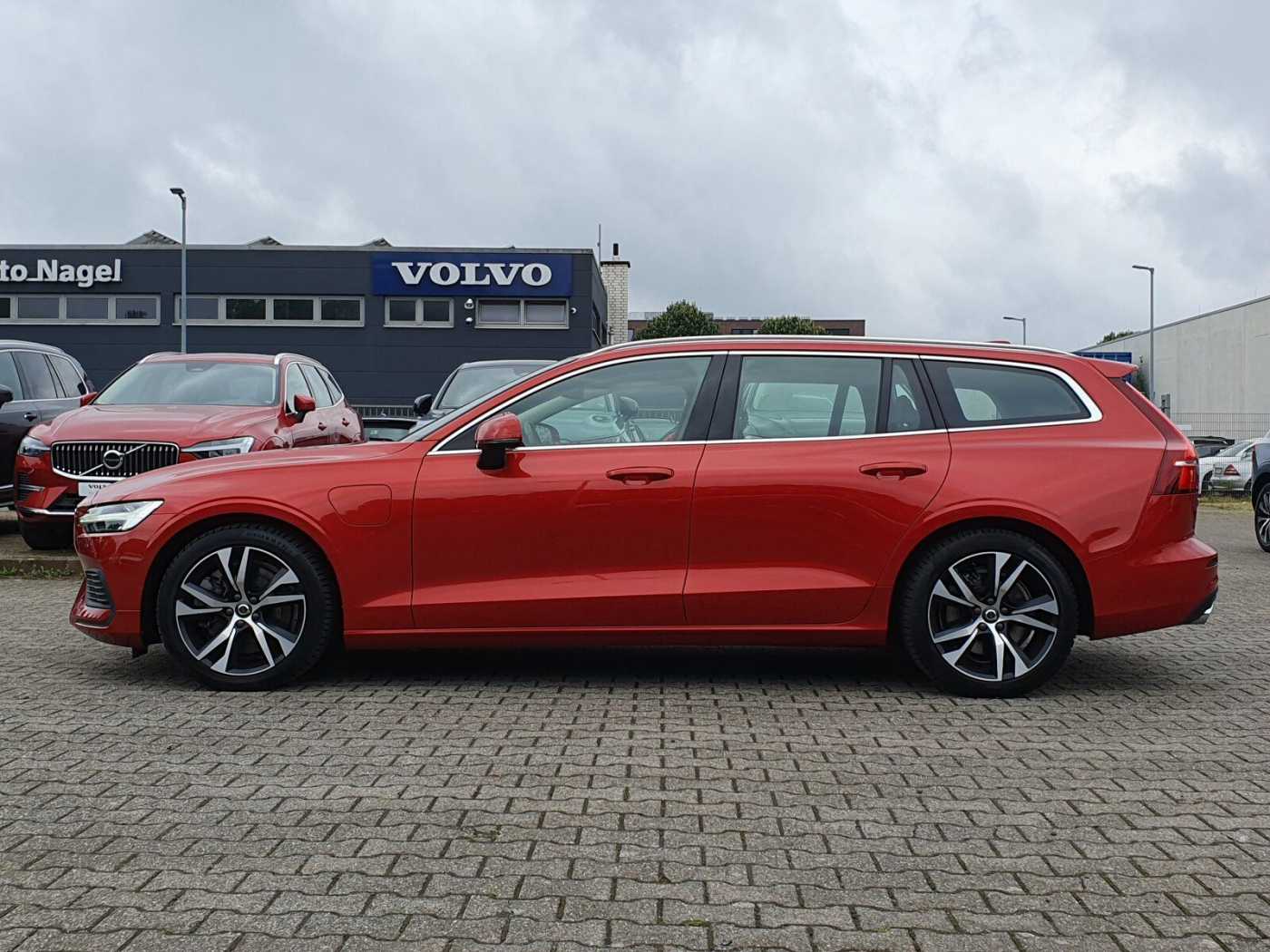 Volvo  T6 Twin Engine AWD Momentum Pro Navi/SHD/LED